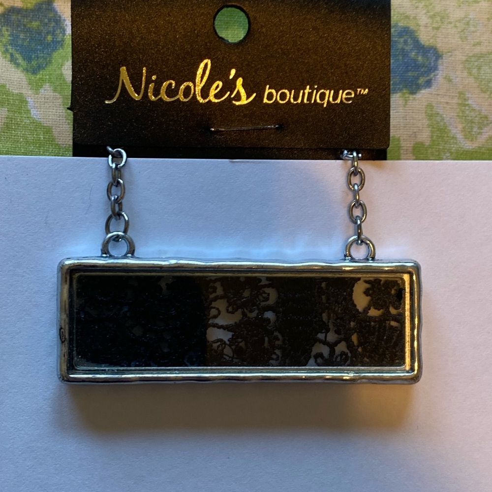 Black lace necklace